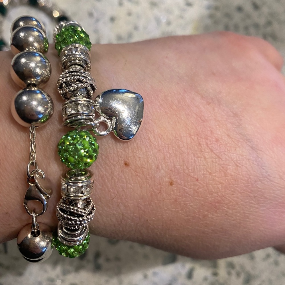 NEW FASHION BRAC💚 - Picture 2 of 2